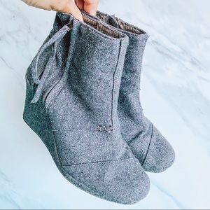 Toms Gray Desert High Wool Wedges Size 9